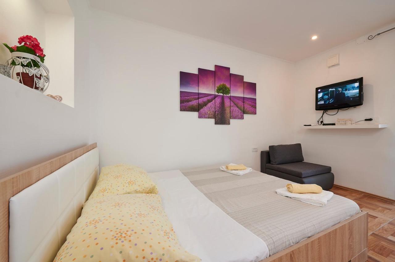 Apartments Lucija Trogir Eksteriør billede