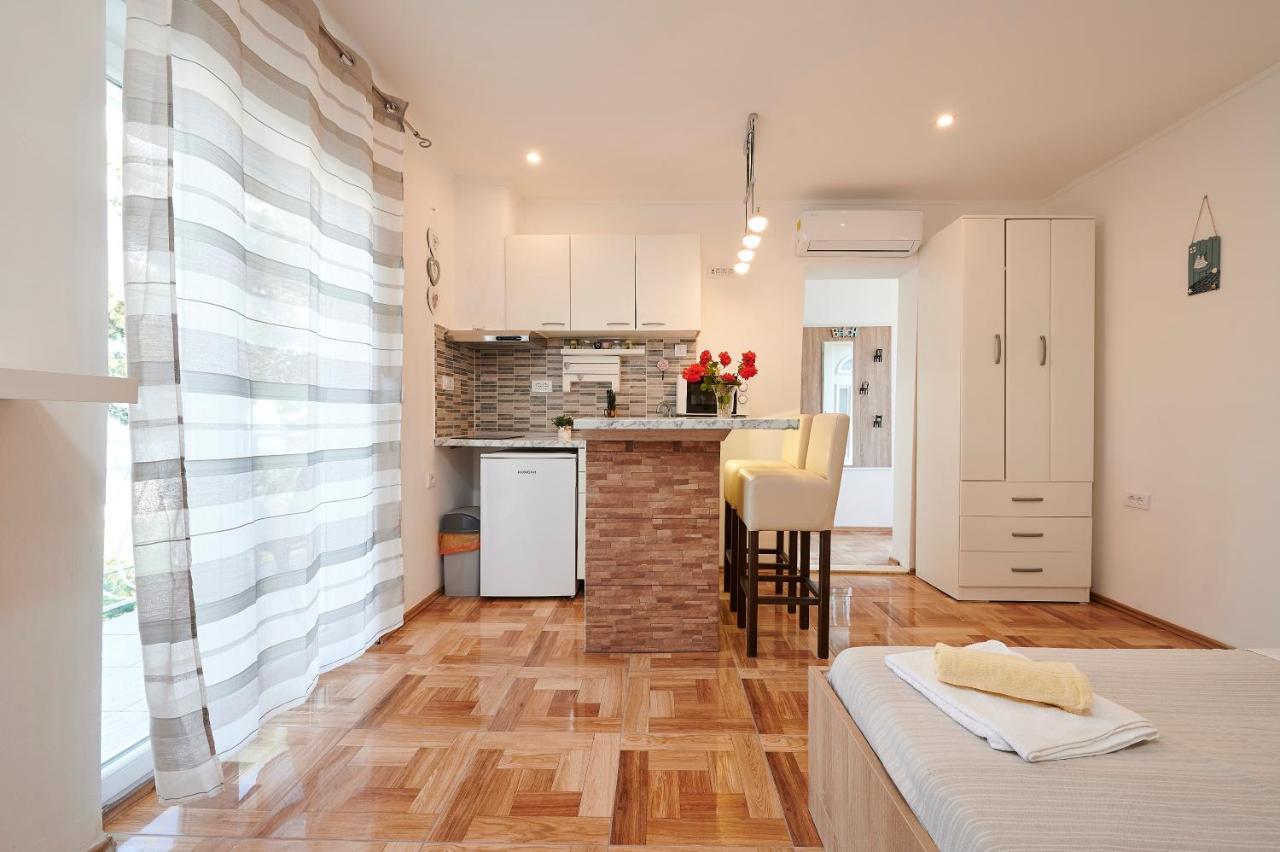 Apartments Lucija Trogir Eksteriør billede
