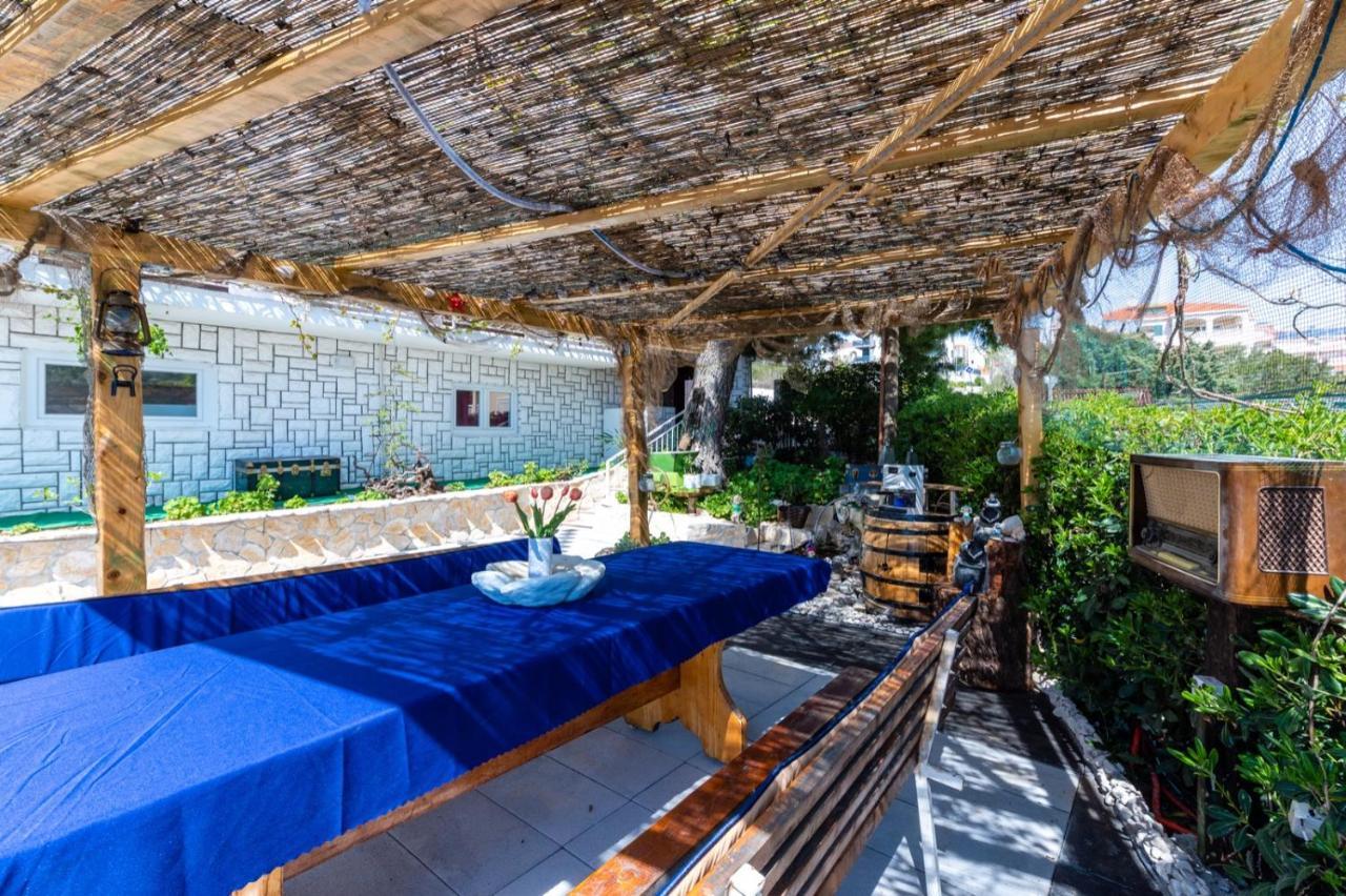 Apartments Lucija Trogir Eksteriør billede