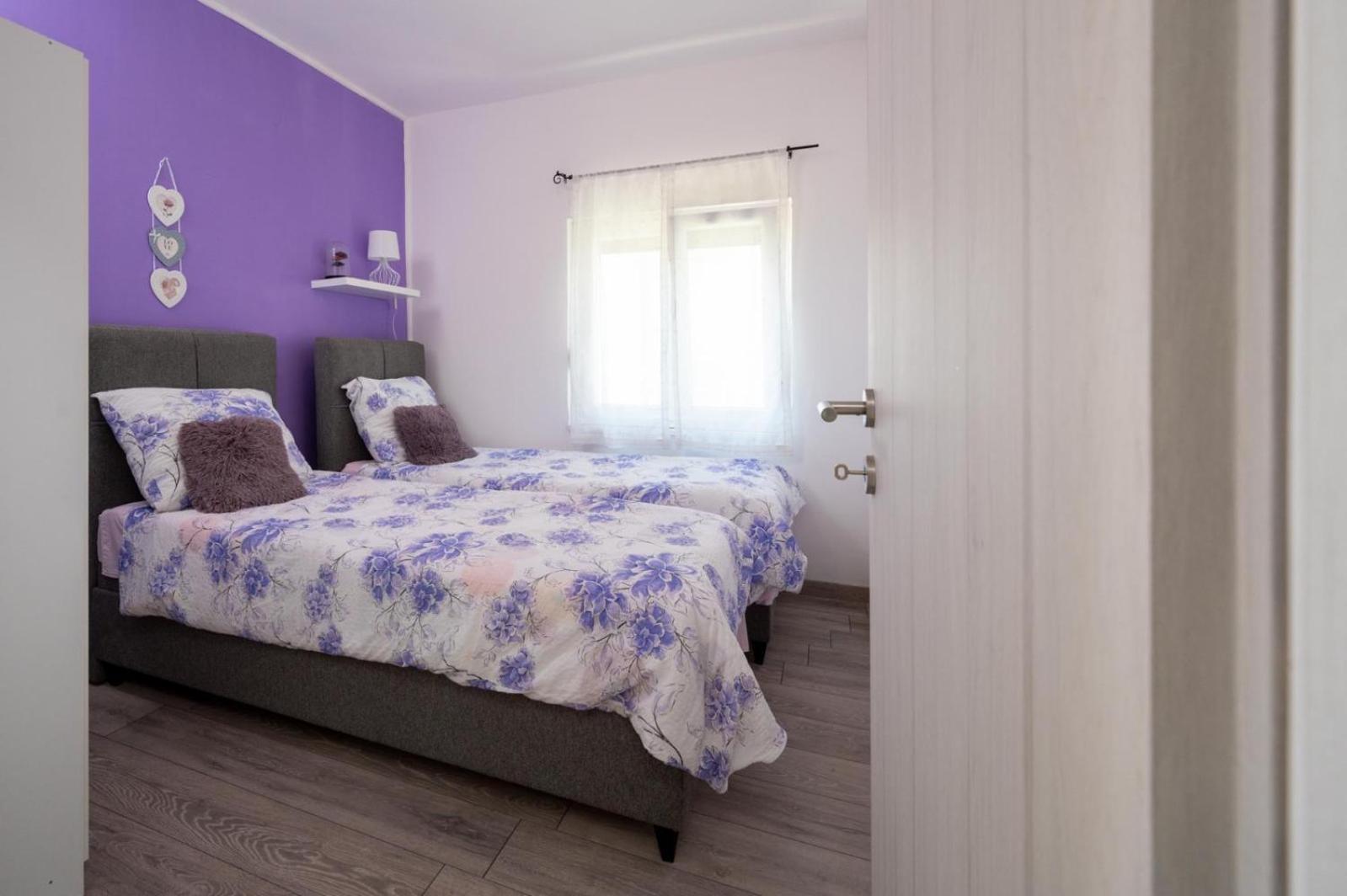 Apartments Lucija Trogir Eksteriør billede